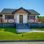 Krzywe Zwierciadlo Apartman