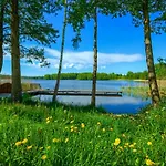 Krzywe Zwierciadlo Apartman