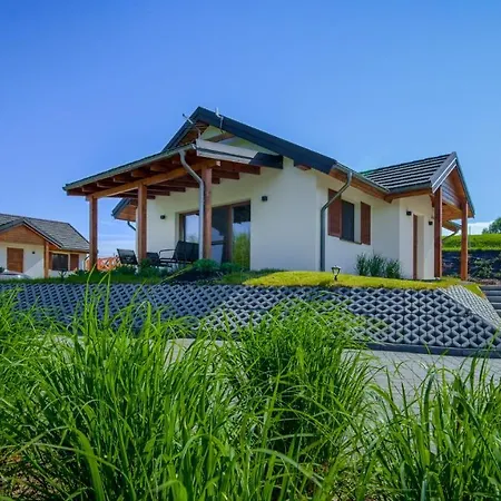 Krzywe Zwierciadlo דירה מארנגובו