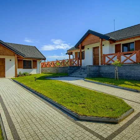 Krzywe Zwierciadlo Lejlighed *