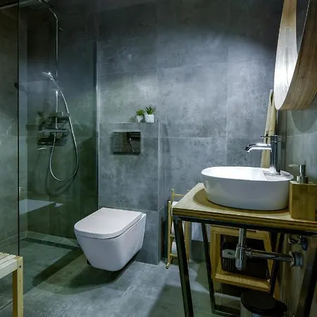 Krzywe Zwierciadlo *