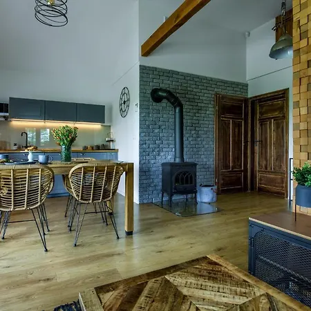 Krzywe Zwierciadlo * Mrągowo