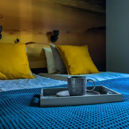 Krzywe Zwierciadlo *