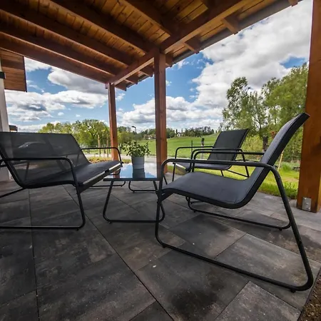 Krzywe Zwierciadlo דירה *